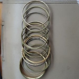 Custom jewelry pre-owned